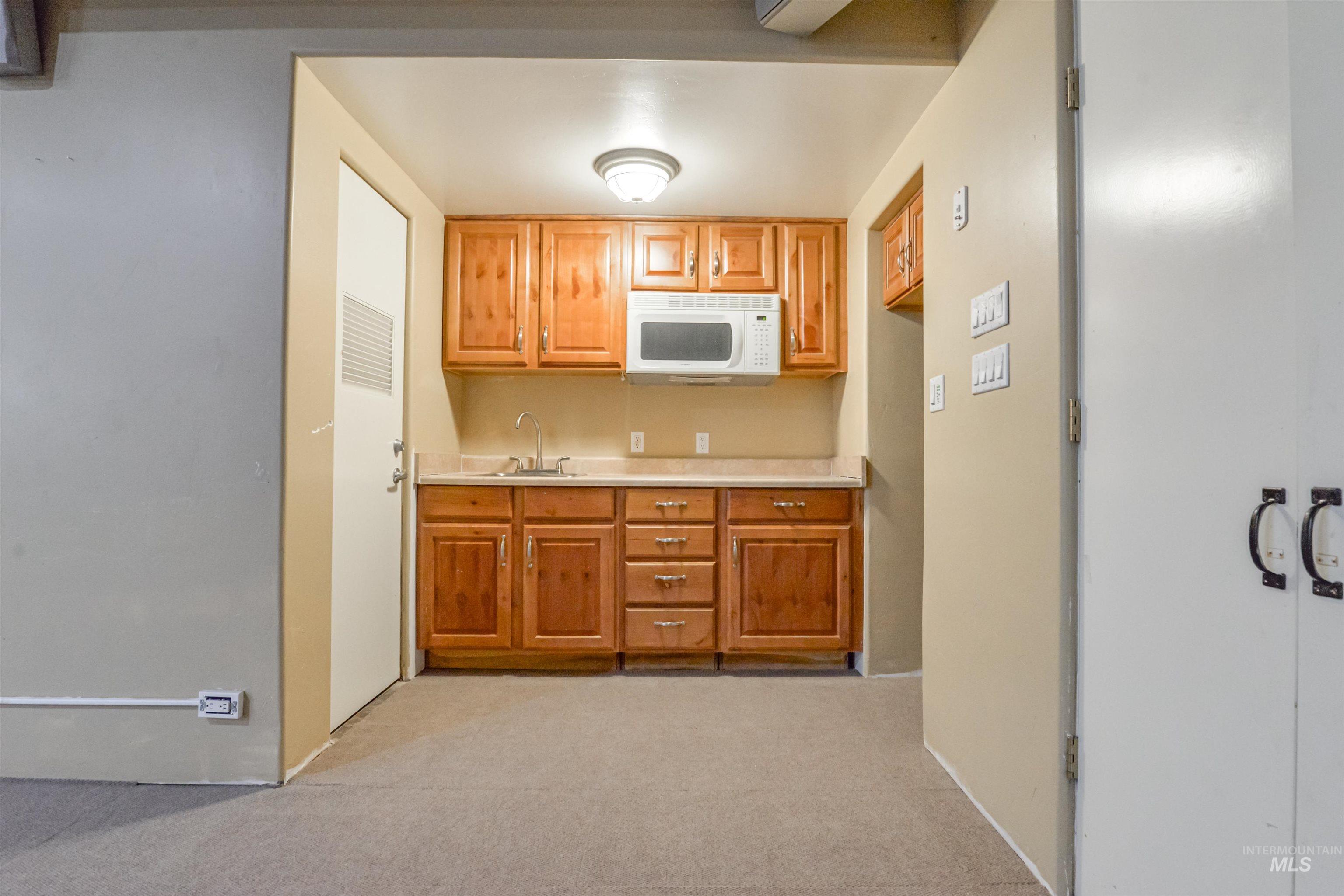 2176 Addison Ave E Property Photo 28