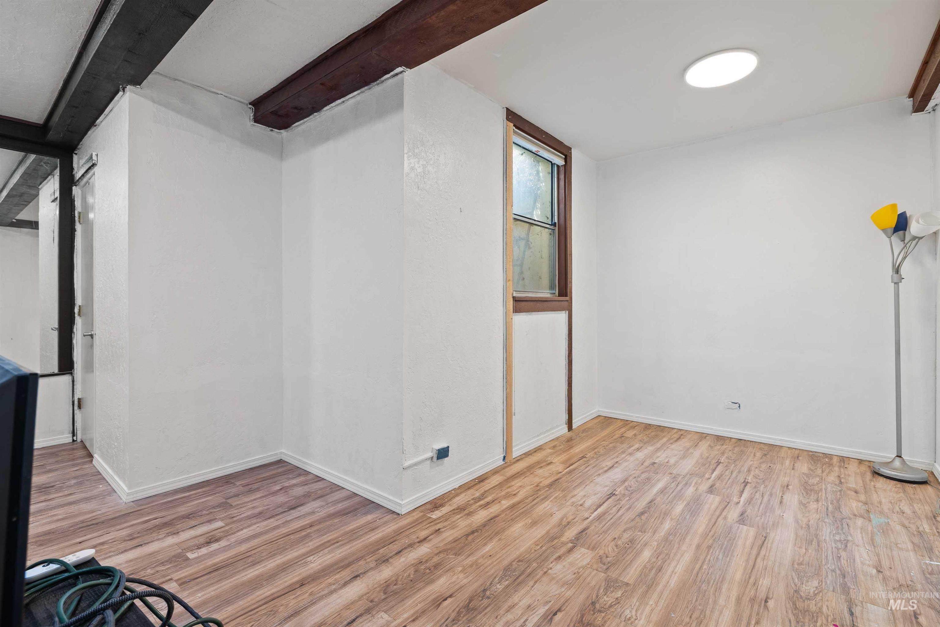 2176 Addison Ave E Property Photo 30