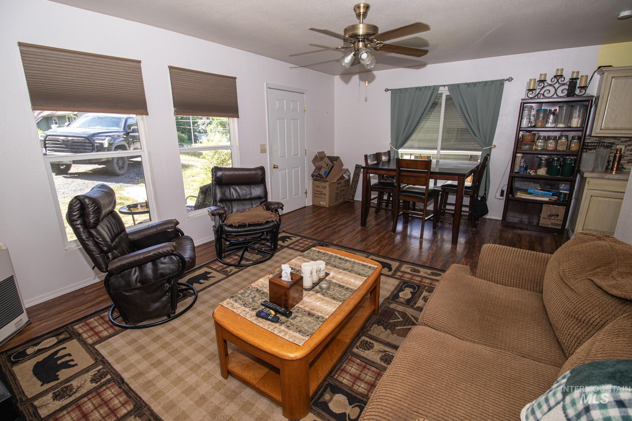 216 Tamarac St Property Photo 5