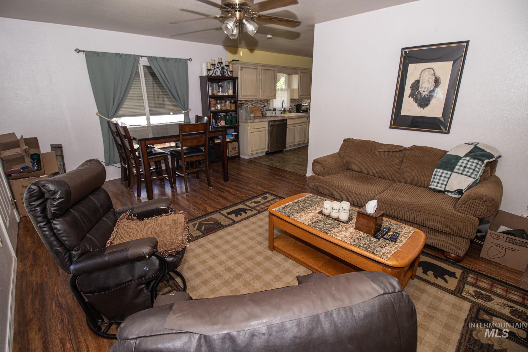 216 Tamarac St Property Photo 6