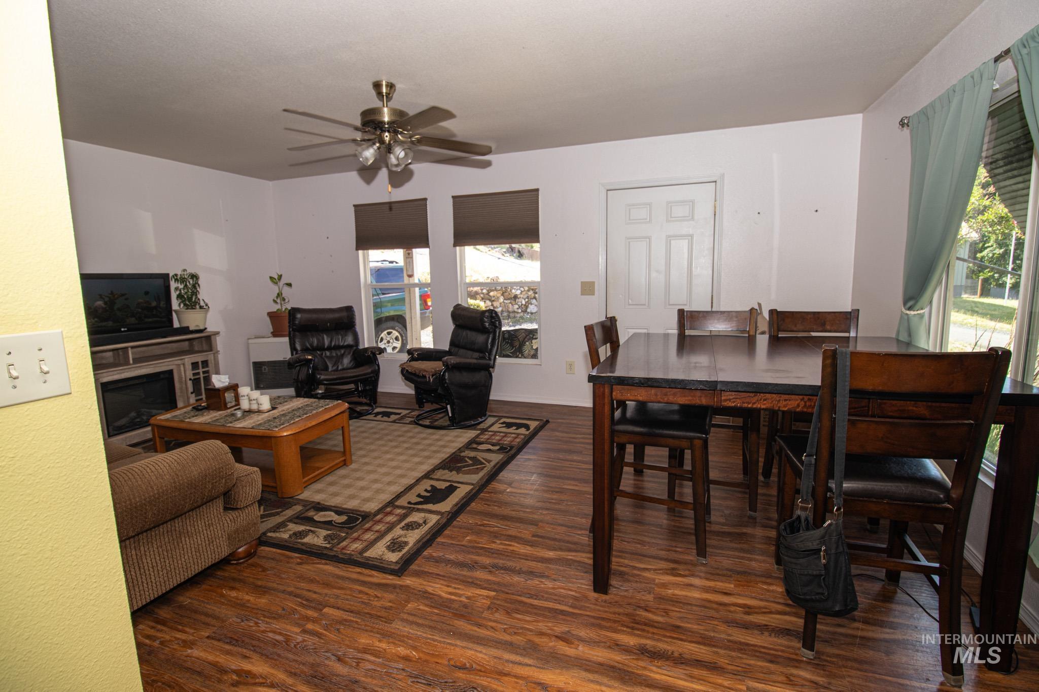 216 Tamarac St Property Photo 7