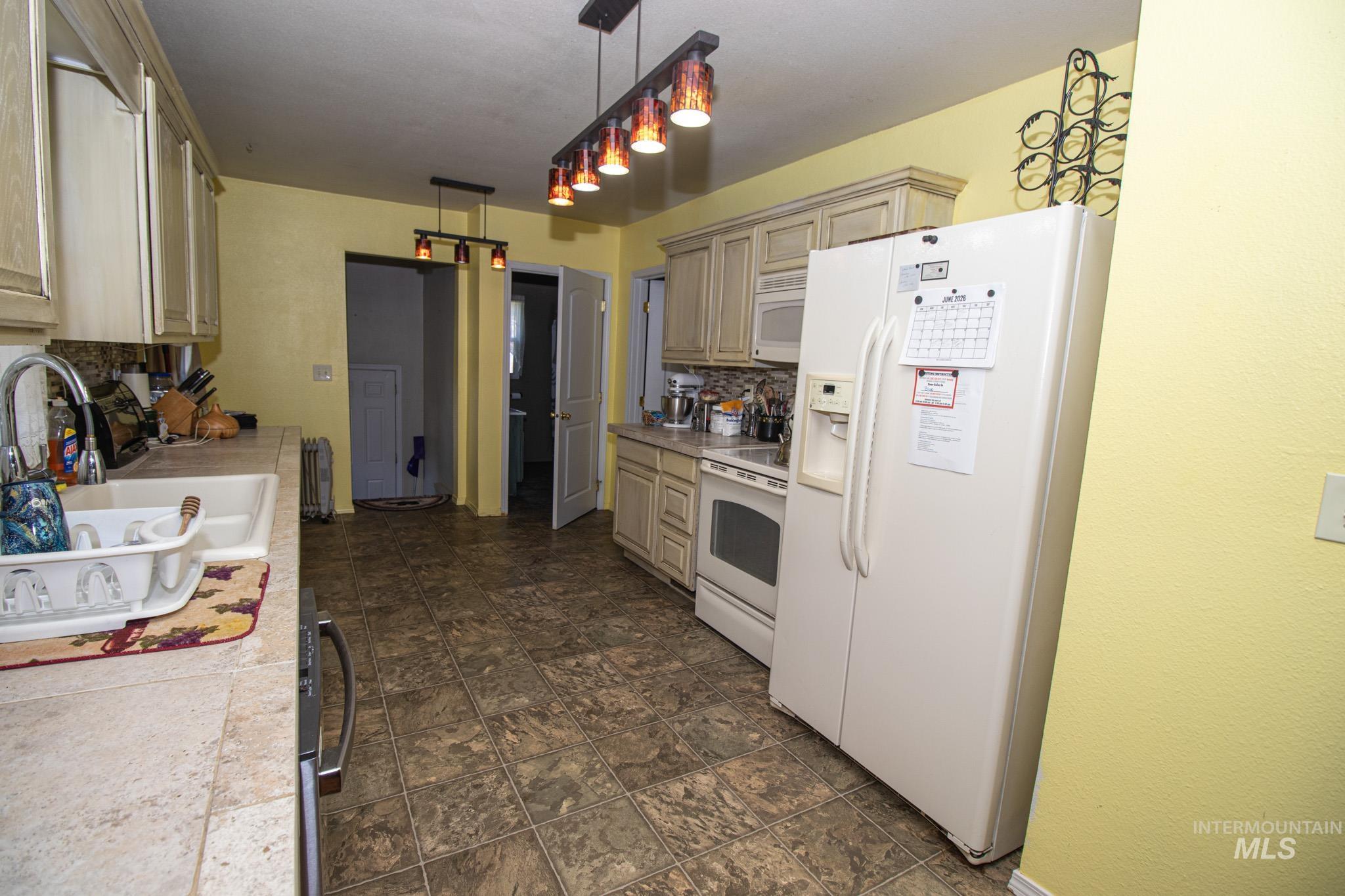 216 Tamarac St Property Photo 8