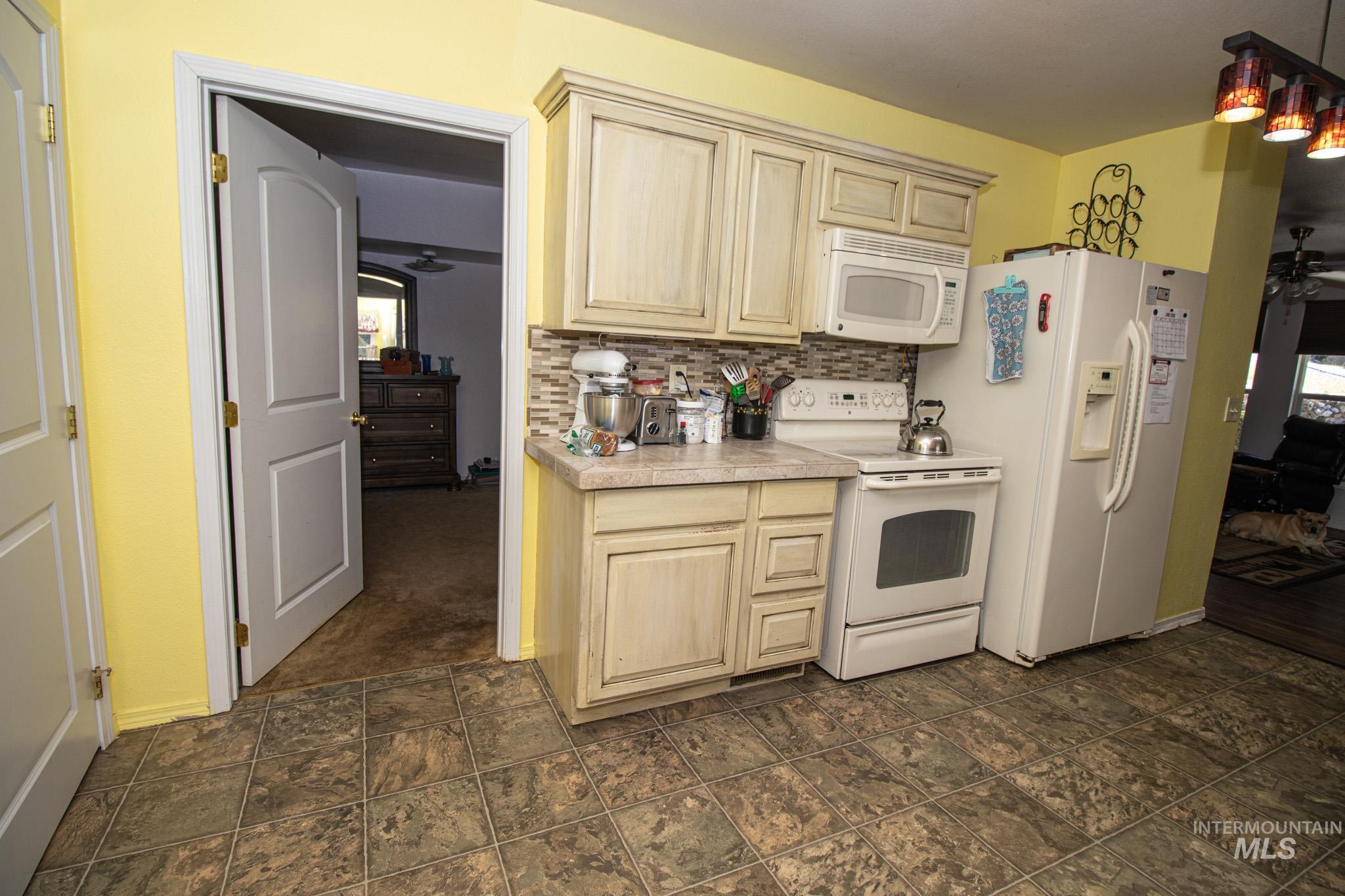 216 Tamarac St Property Photo 9