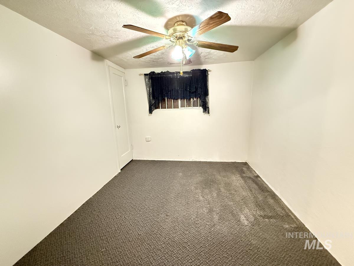 9 Victoria Way Property Photo 11