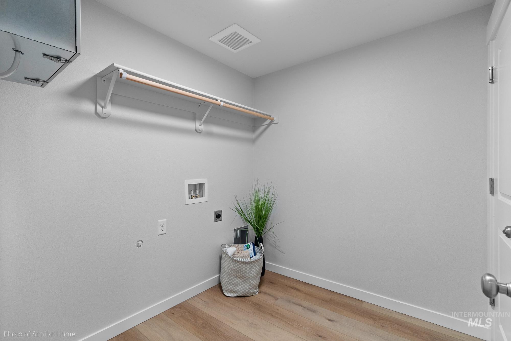 11087 Claremont St Property Photo 13