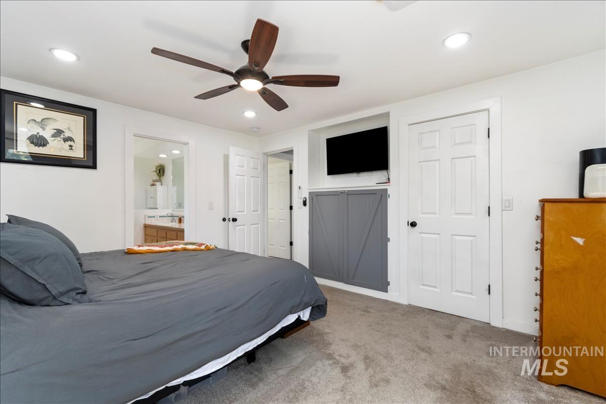 4776 N Pennfield Pl Property Photo 24