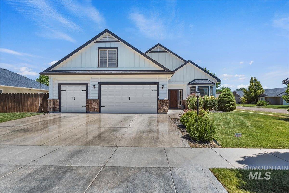 2229 W Rock Creek Dr. Property Photo 1