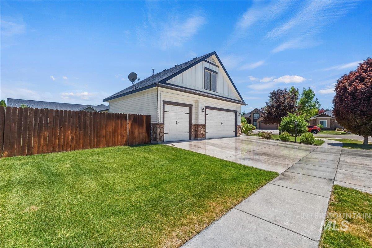 2229 W Rock Creek Dr. Property Photo 3