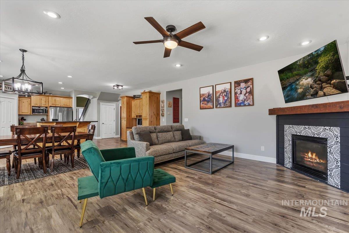 2229 W Rock Creek Dr. Property Photo 12