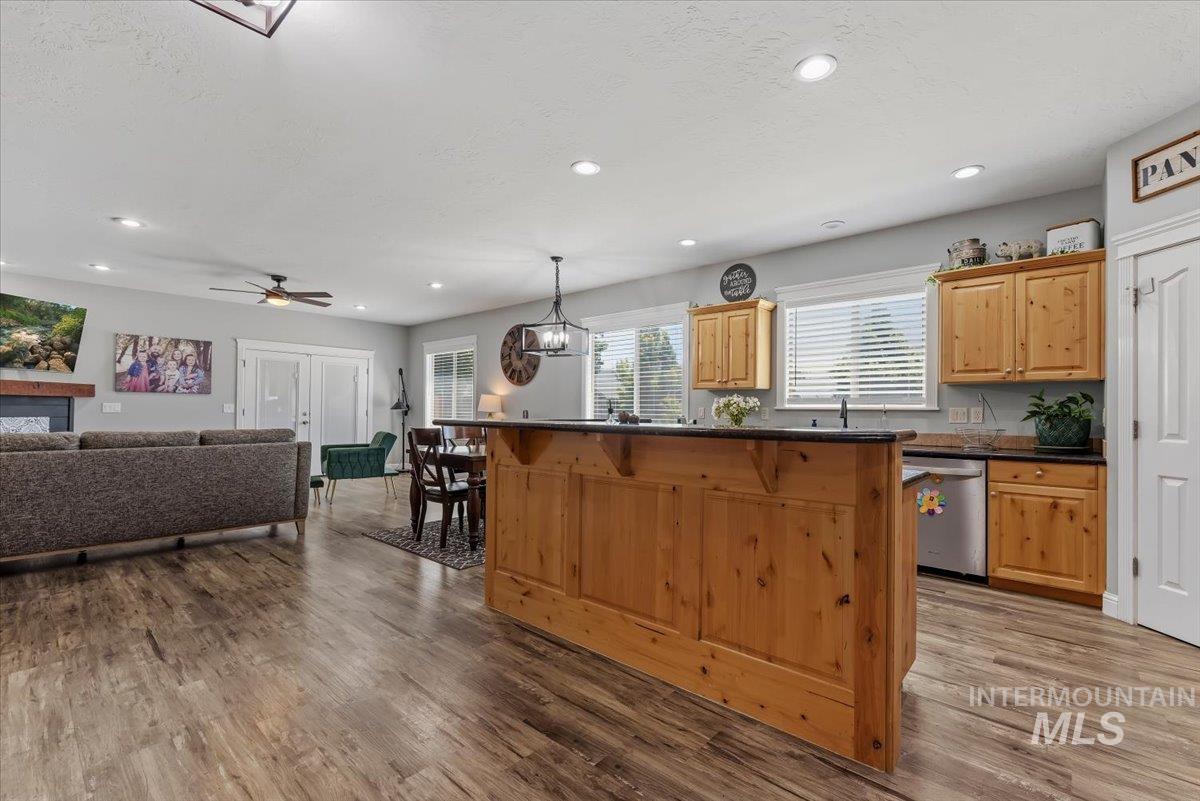 2229 W Rock Creek Dr. Property Photo 18