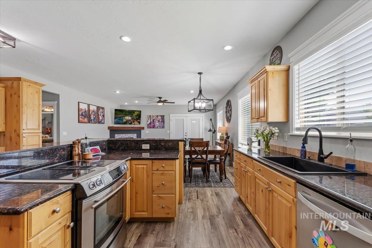 2229 W Rock Creek Dr. Property Photo 19
