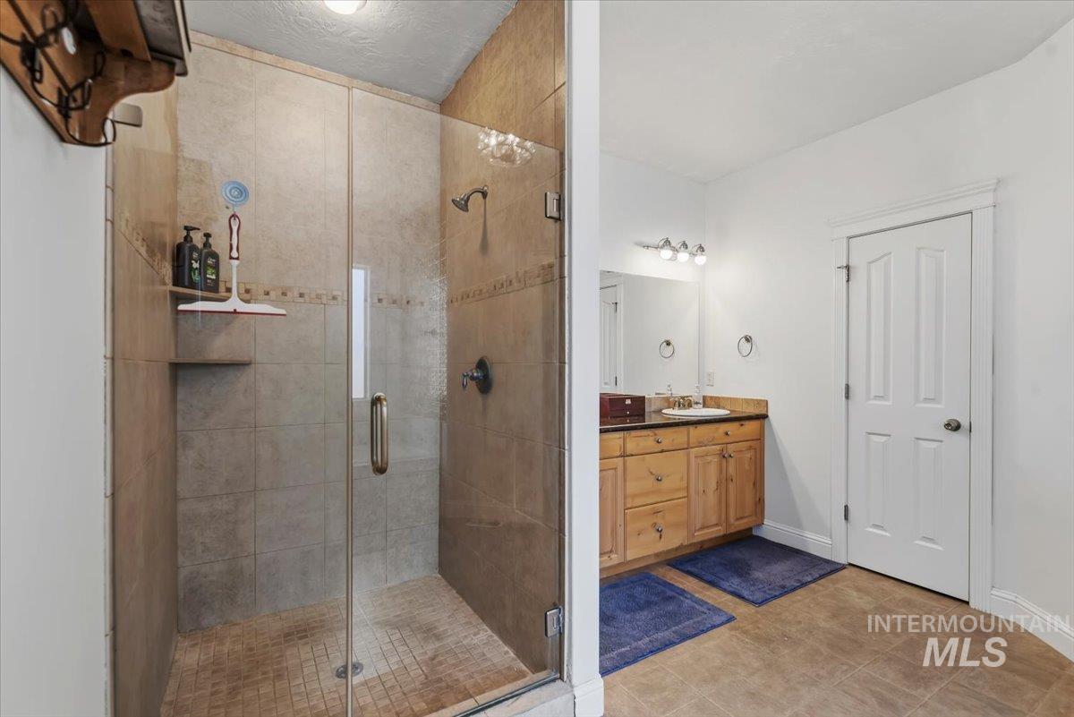 2229 W Rock Creek Dr. Property Photo 25