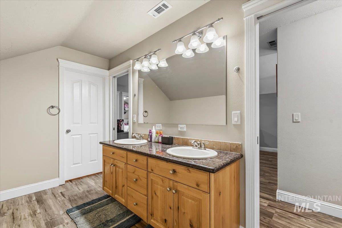 2229 W Rock Creek Dr. Property Photo 36