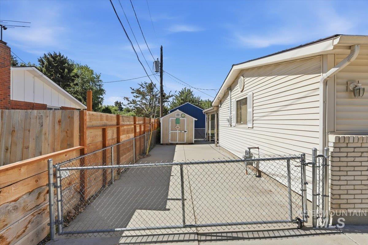 4513 W Camas St Property Photo 4