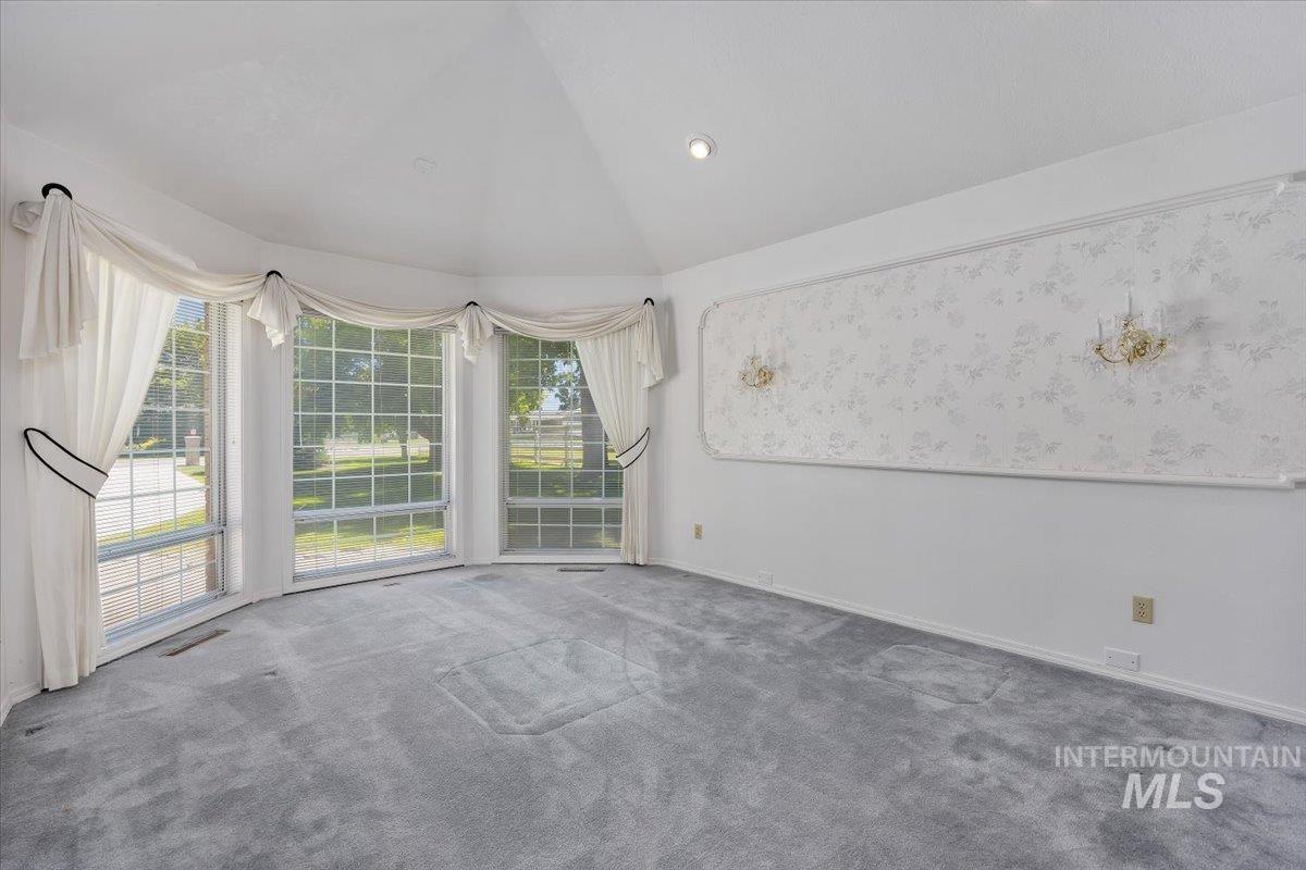 1672 Briarwood Ln Property Photo 5