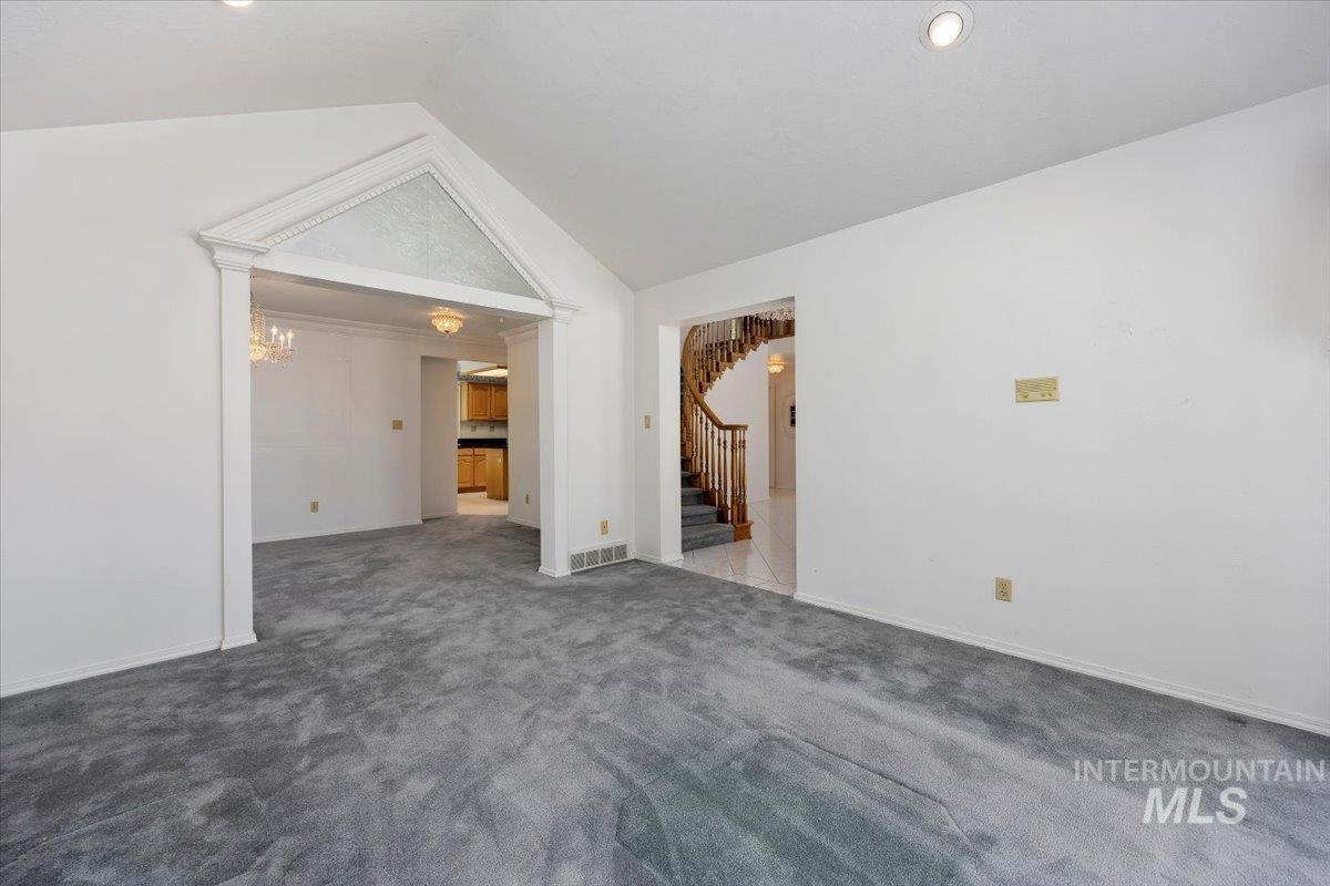 1672 Briarwood Ln Property Photo 6