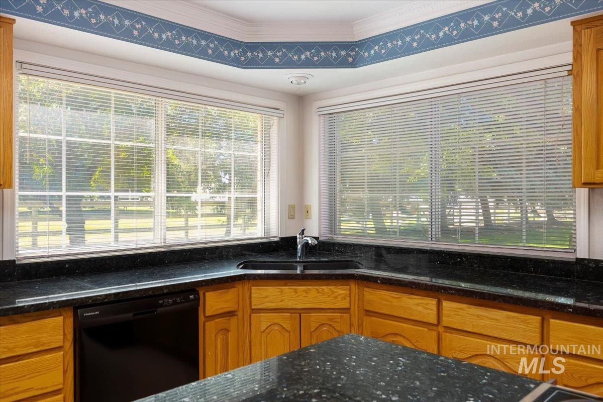 1672 Briarwood Ln Property Photo 12