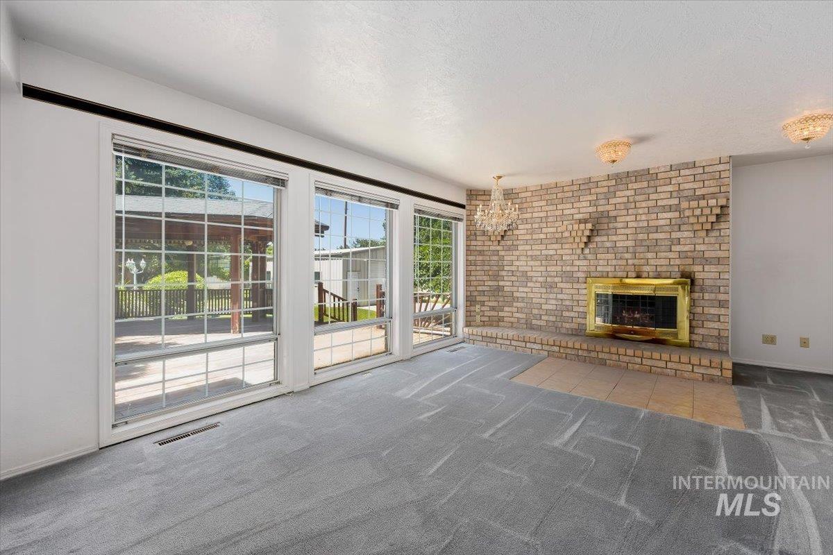 1672 Briarwood Ln Property Photo 17