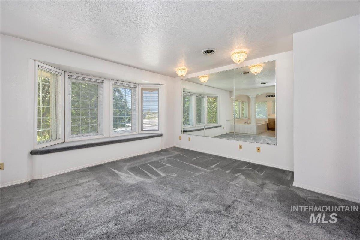 1672 Briarwood Ln Property Photo 22