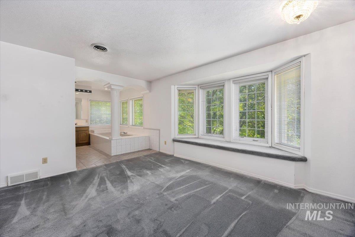 1672 Briarwood Ln Property Photo 23