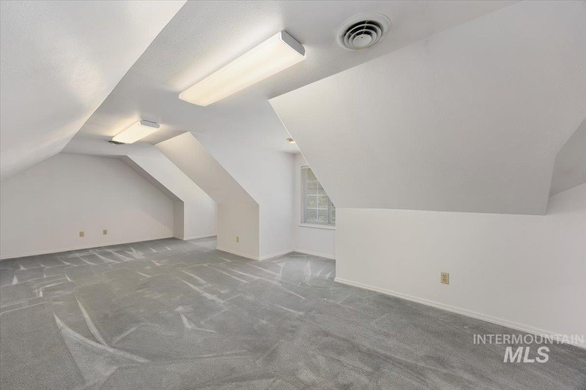 1672 Briarwood Ln Property Photo 32