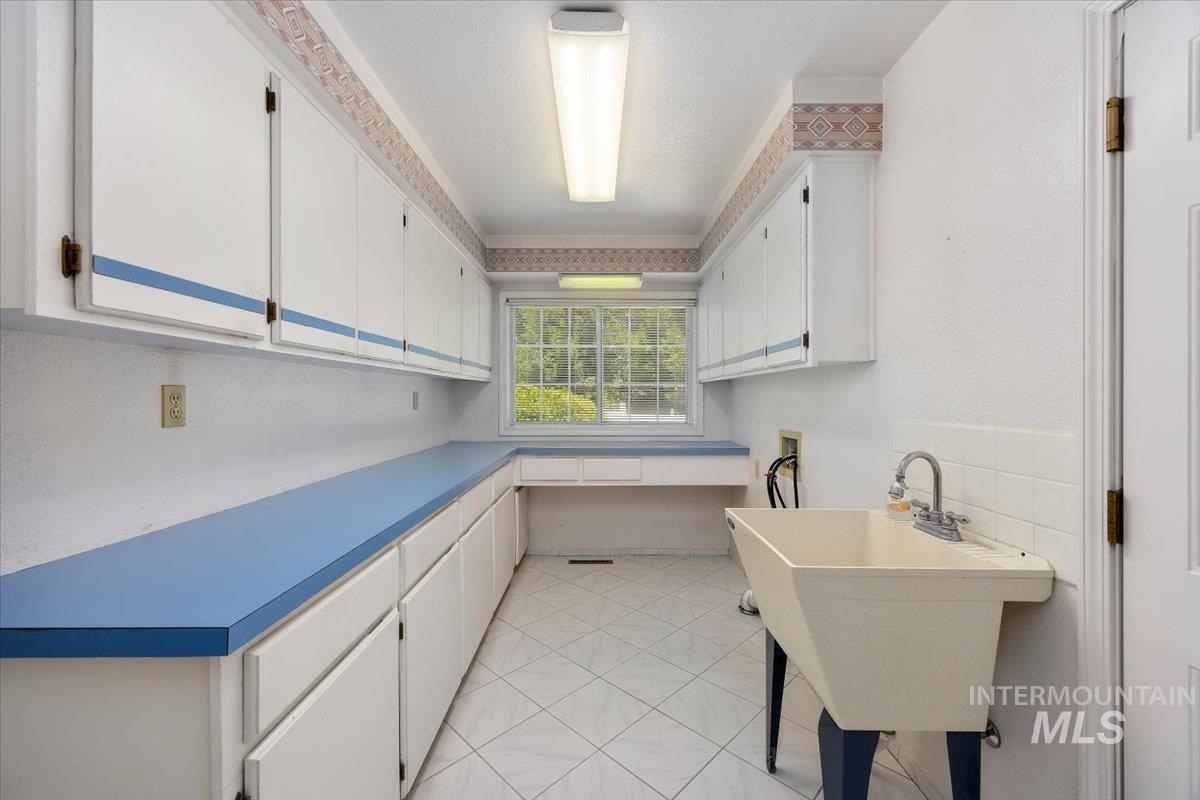 1672 Briarwood Ln Property Photo 35