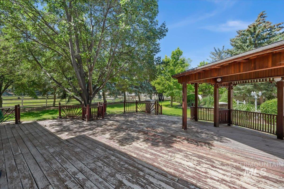 1672 Briarwood Ln Property Photo 39