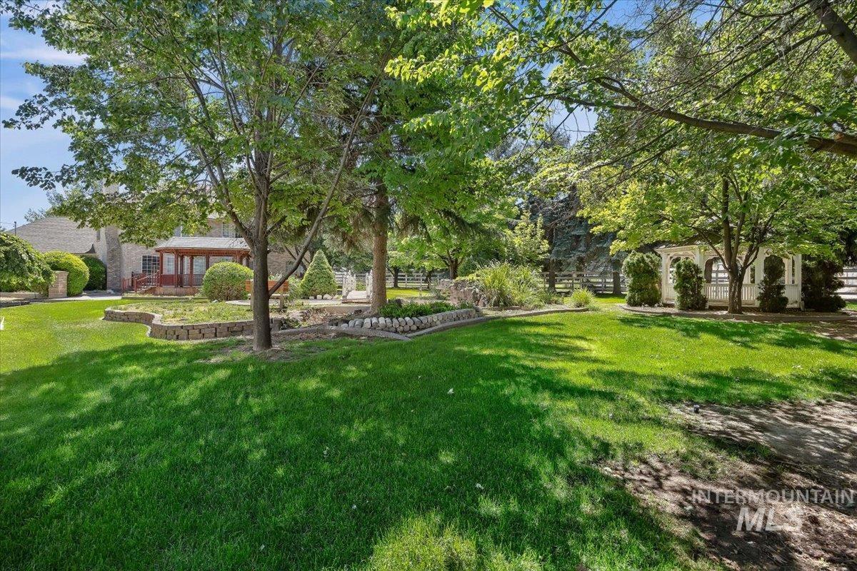 1672 Briarwood Ln Property Photo 41