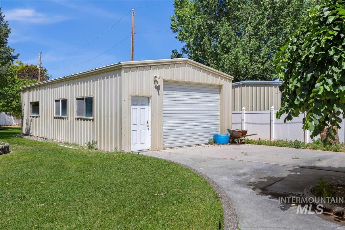 1672 Briarwood Ln Property Photo 44