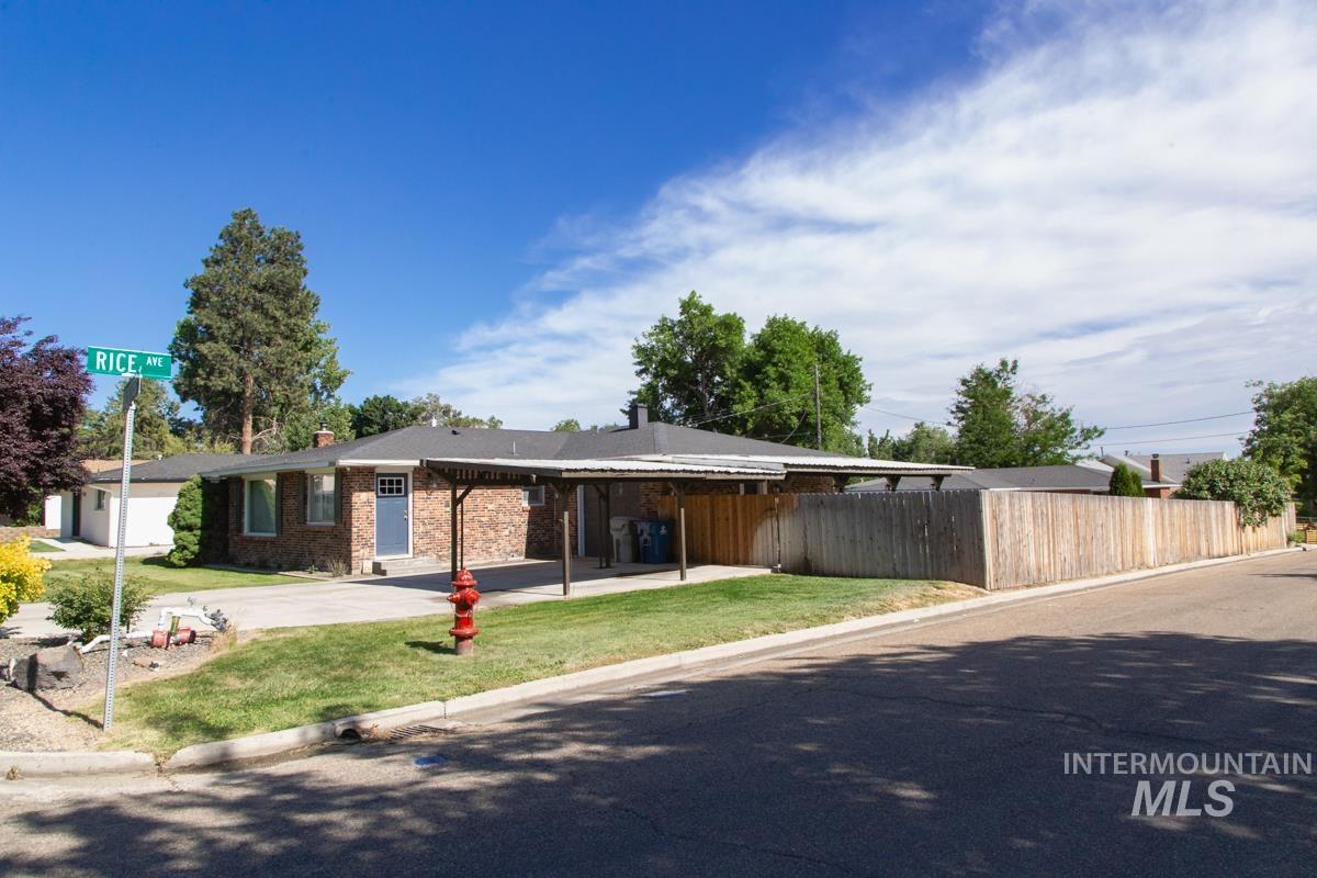 1404 Rochester Property Photo 2
