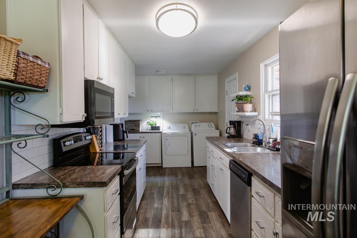 1404 Rochester Property Photo 5