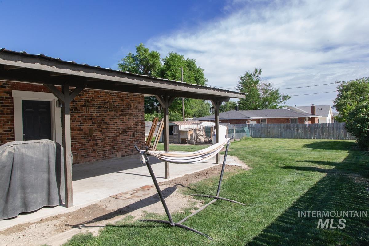 1404 Rochester Property Photo 22