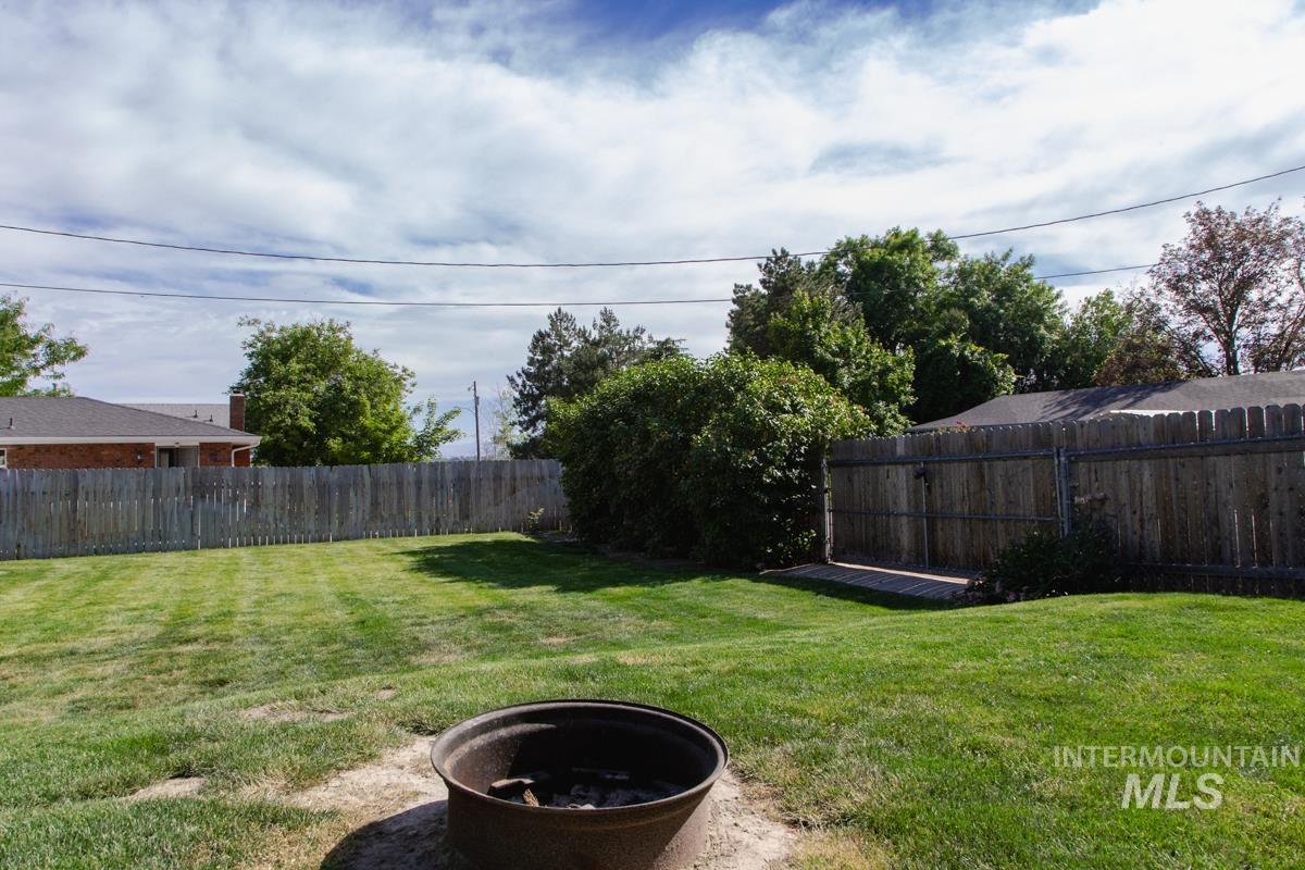 1404 Rochester Property Photo 24
