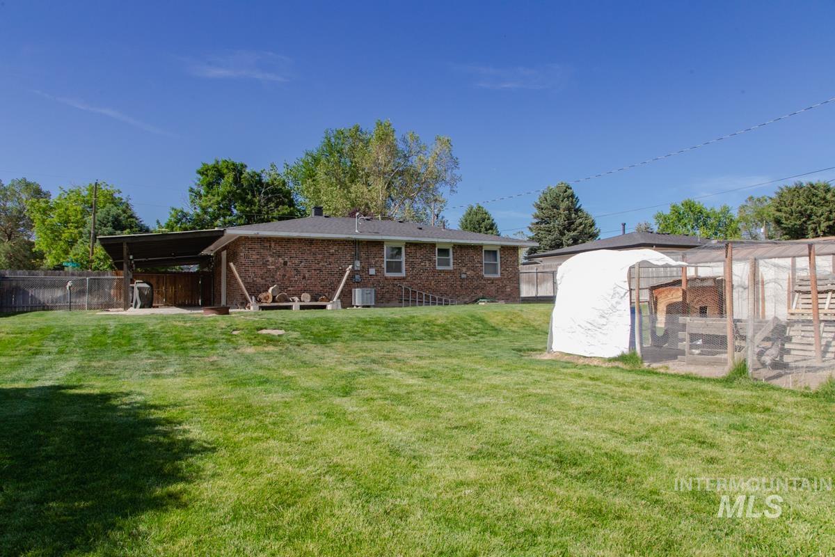 1404 Rochester Property Photo 27