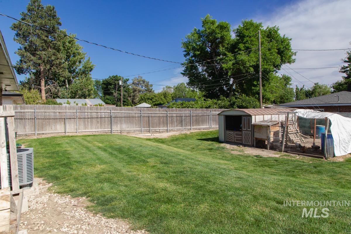 1404 Rochester Property Photo 28