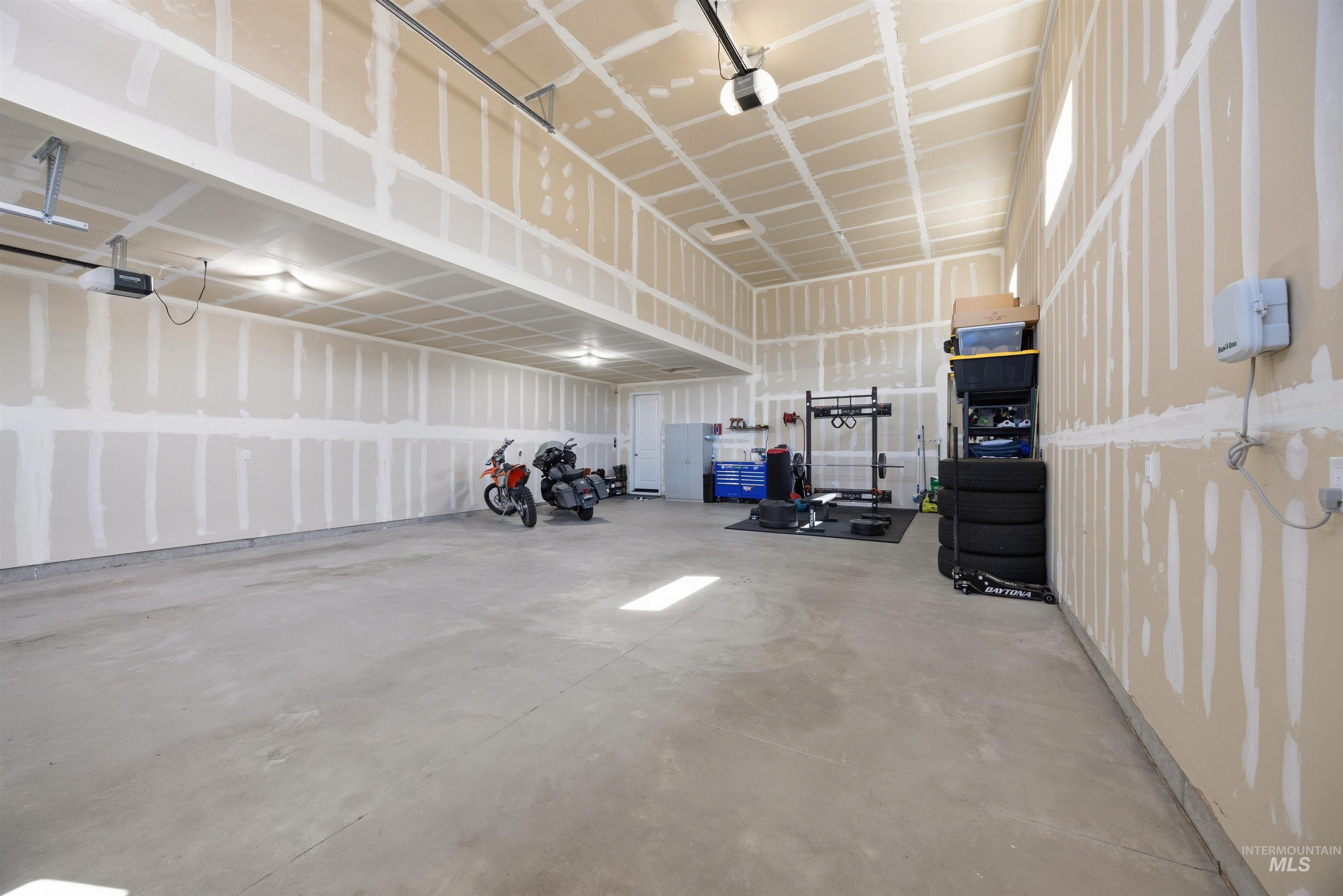 1407 Stirling Meadow Property Photo 5