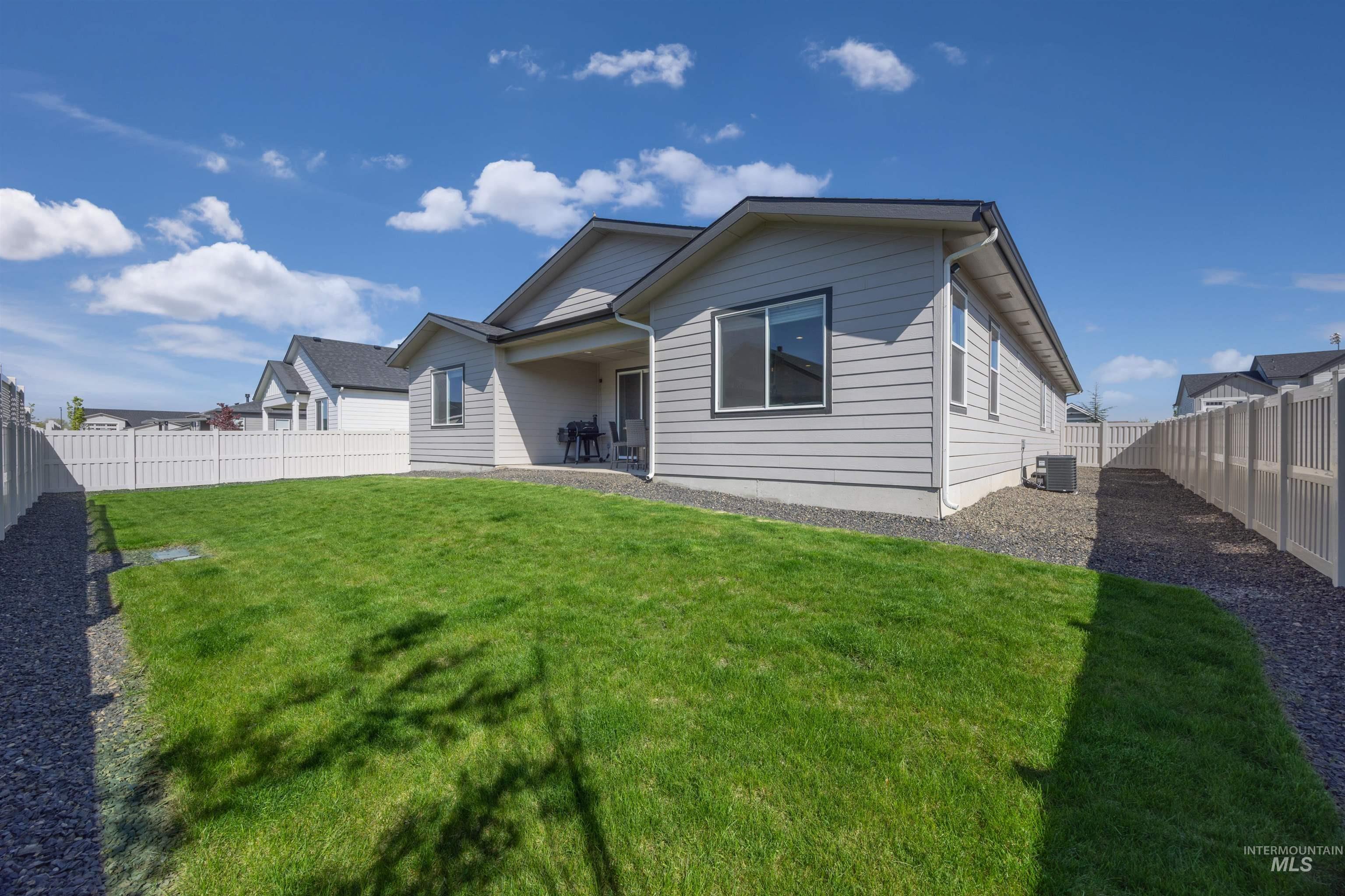 1407 Stirling Meadow Property Photo 27