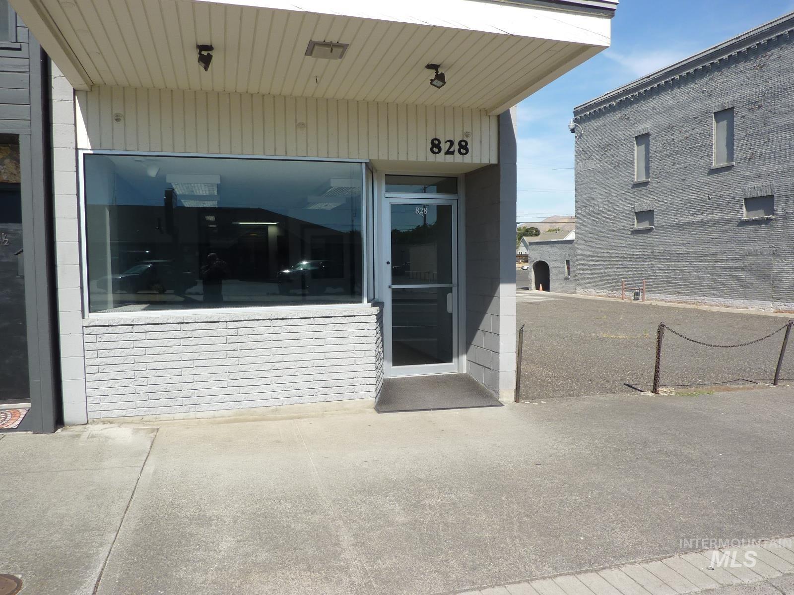 828 6th Street Property Photo 1