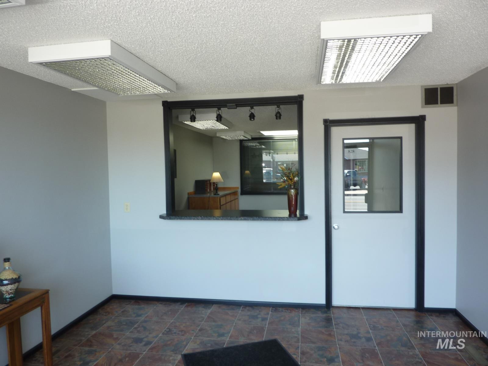 828 6th Street Property Photo 3