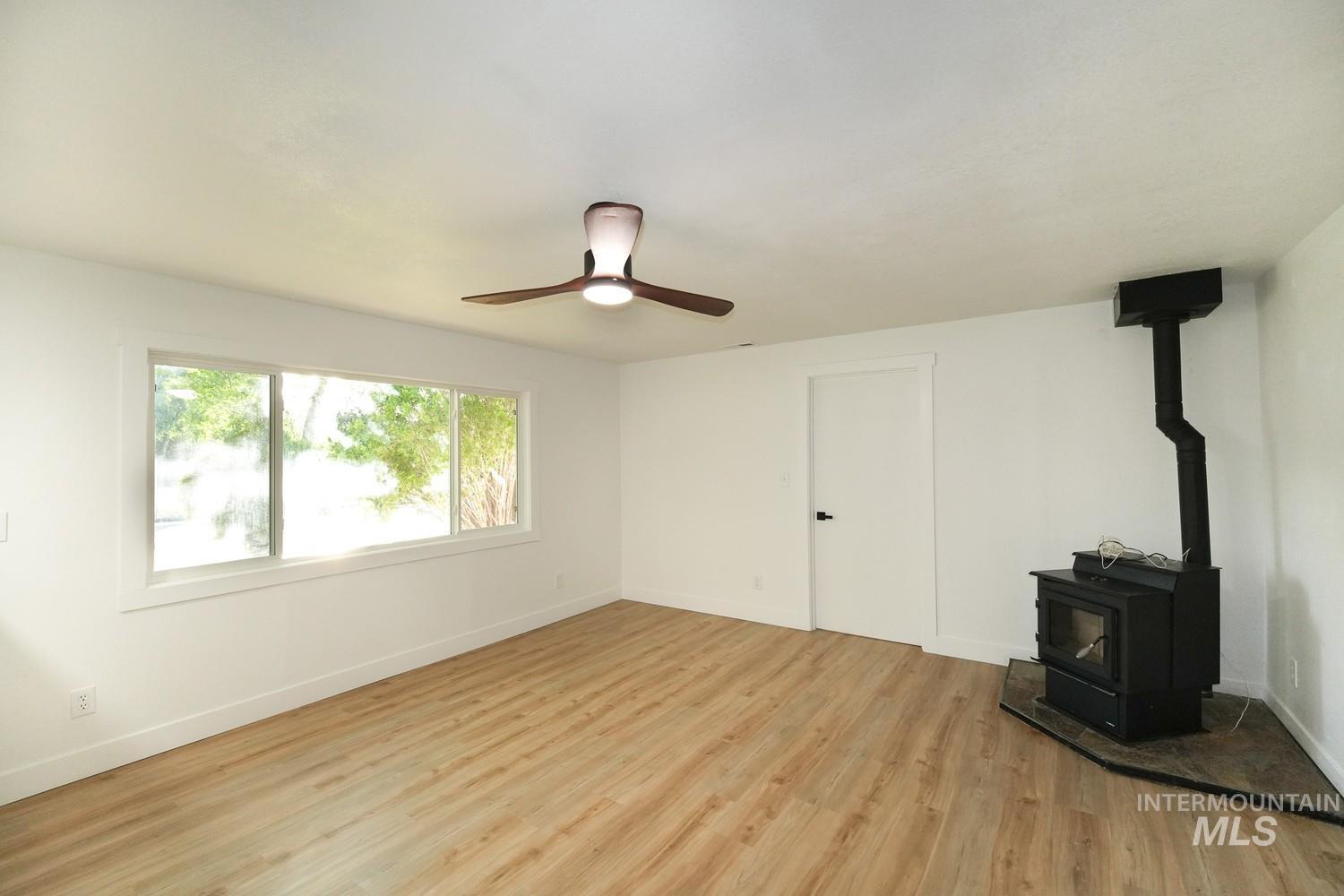 7102 S Ravenswood Way Property Photo 7