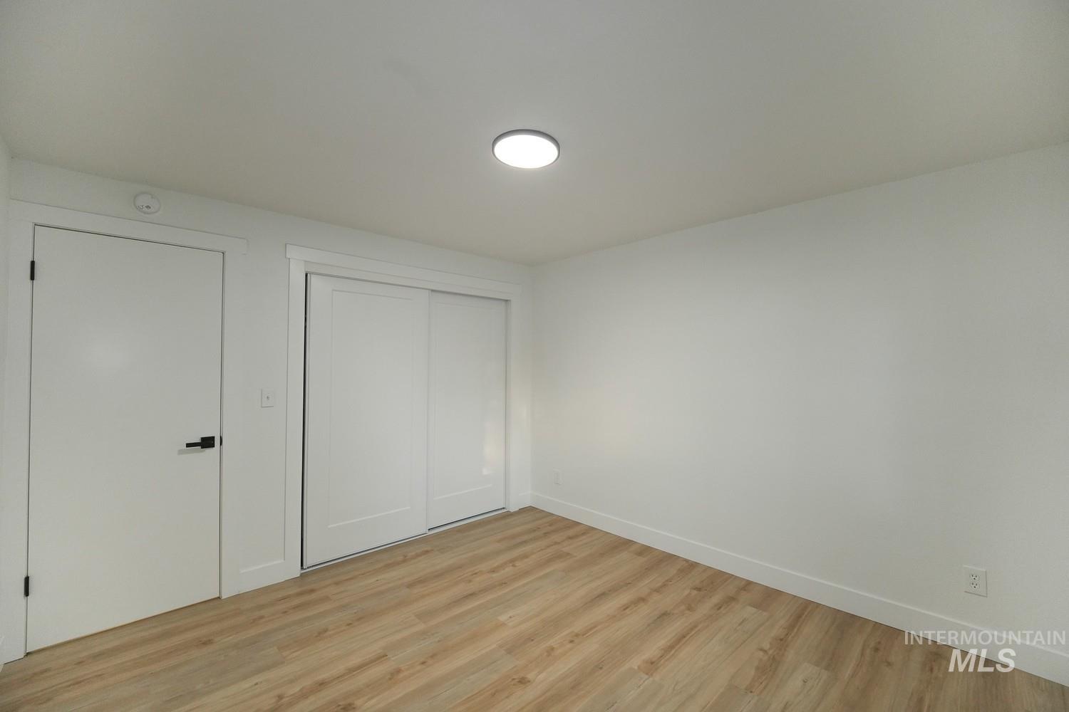 7102 S Ravenswood Way Property Photo 13