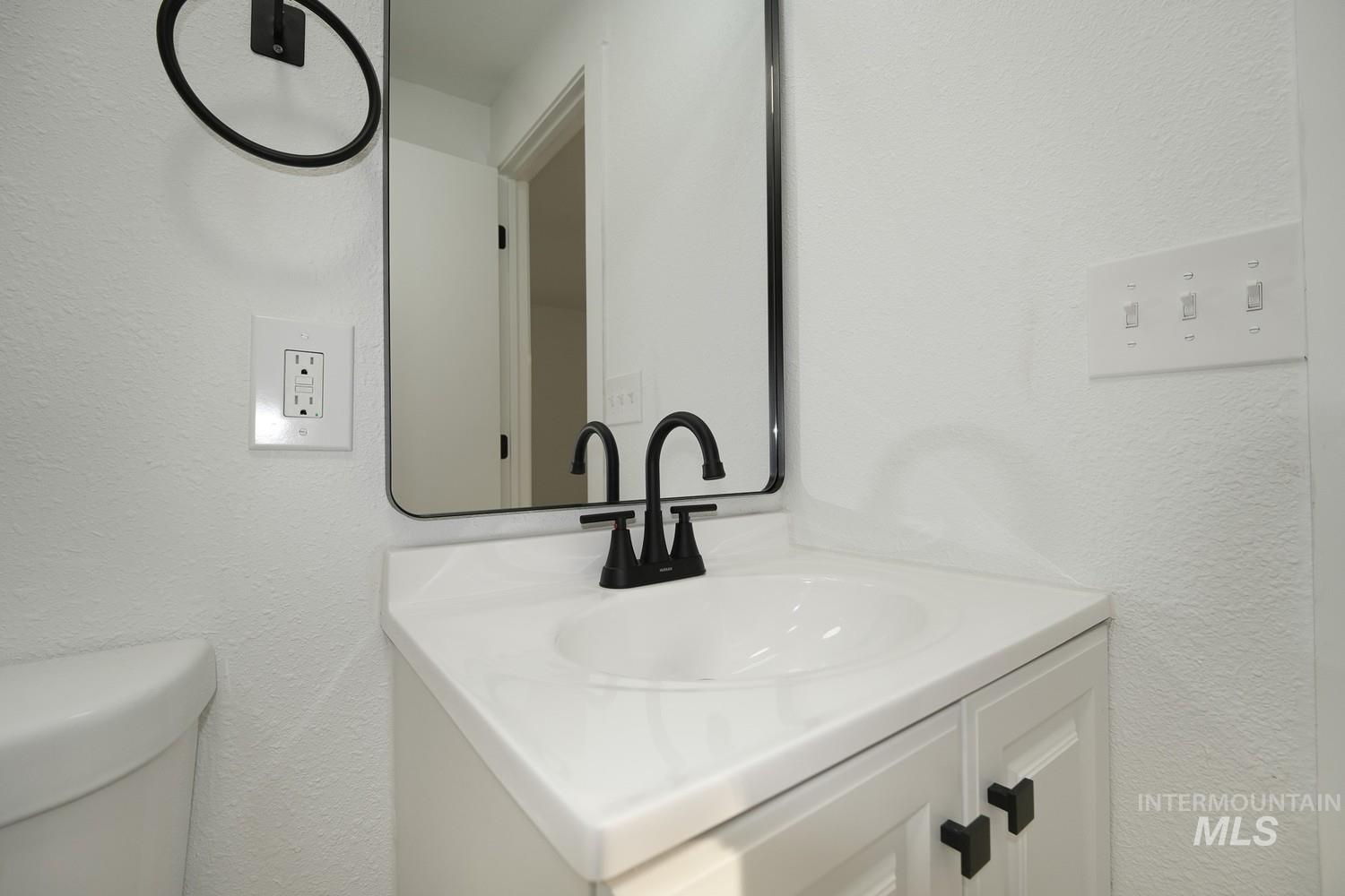 7102 S Ravenswood Way Property Photo 16