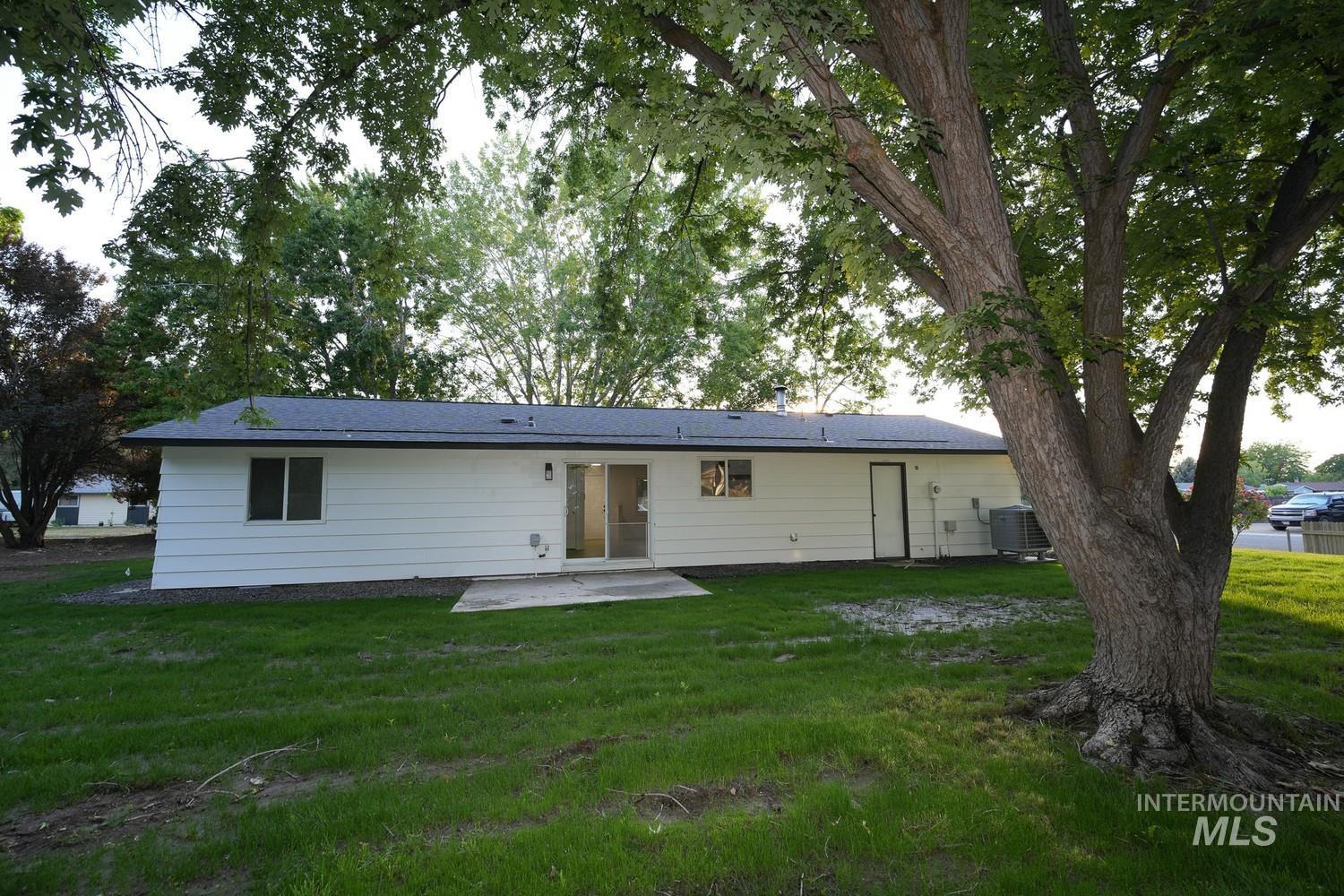 7102 S Ravenswood Way Property Photo 18