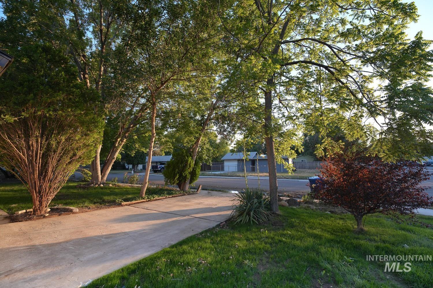 7102 S Ravenswood Way Property Photo 21