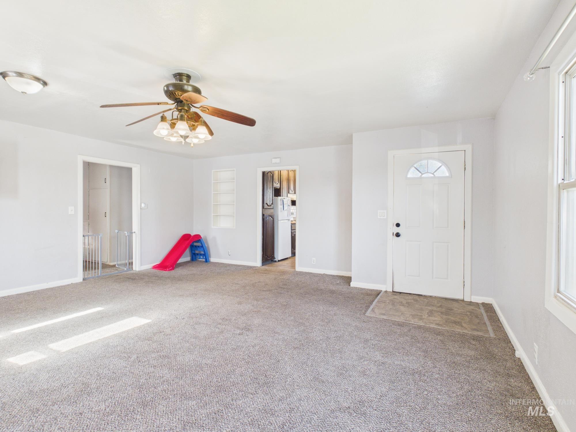 204 Anderson St Property Photo 6