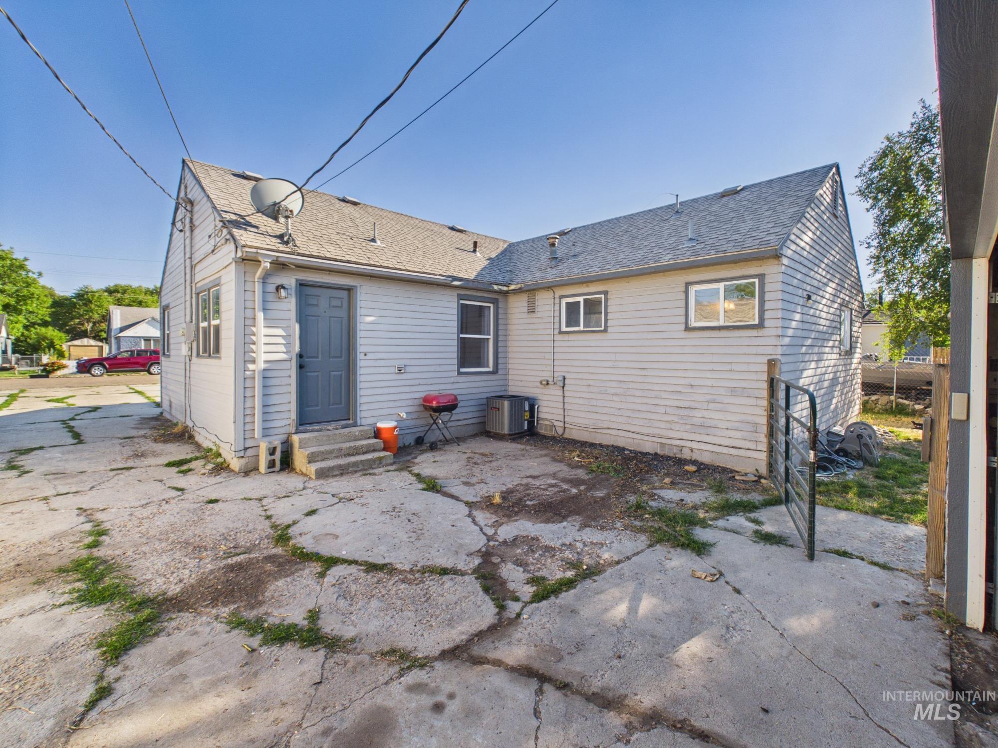 204 Anderson St Property Photo 29