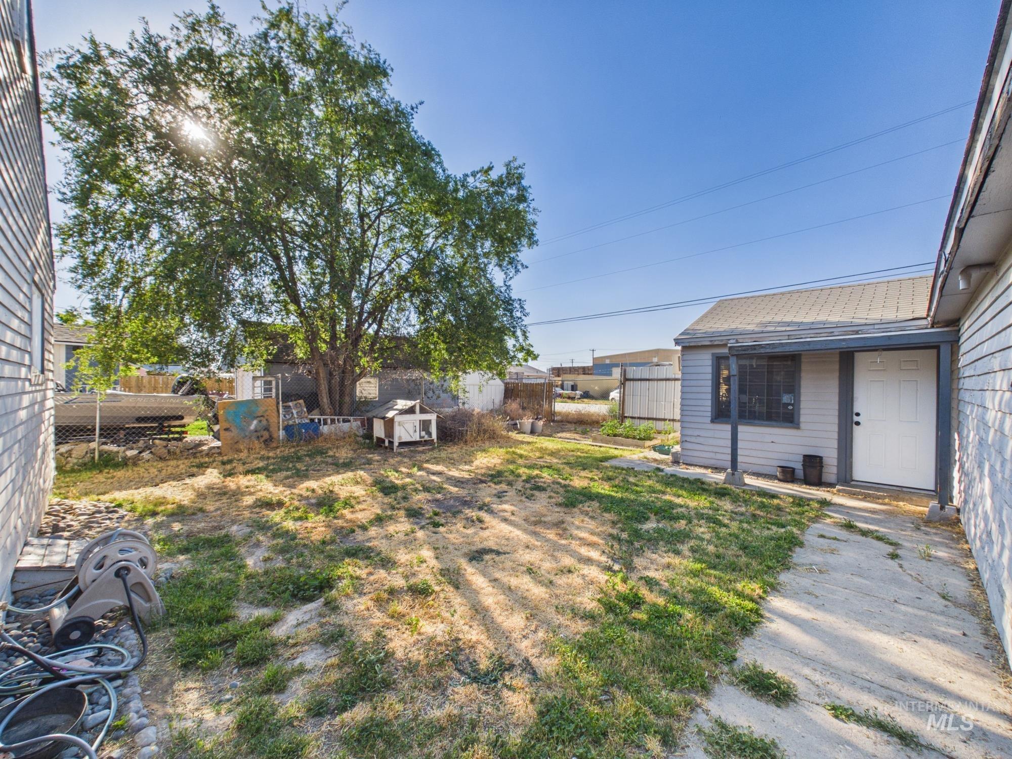 204 Anderson St Property Photo 31