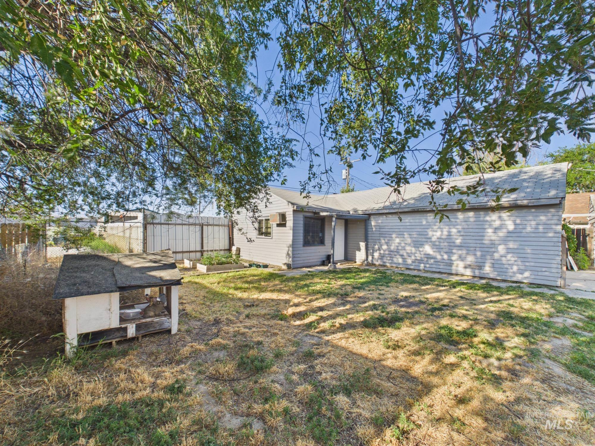 204 Anderson St Property Photo 33