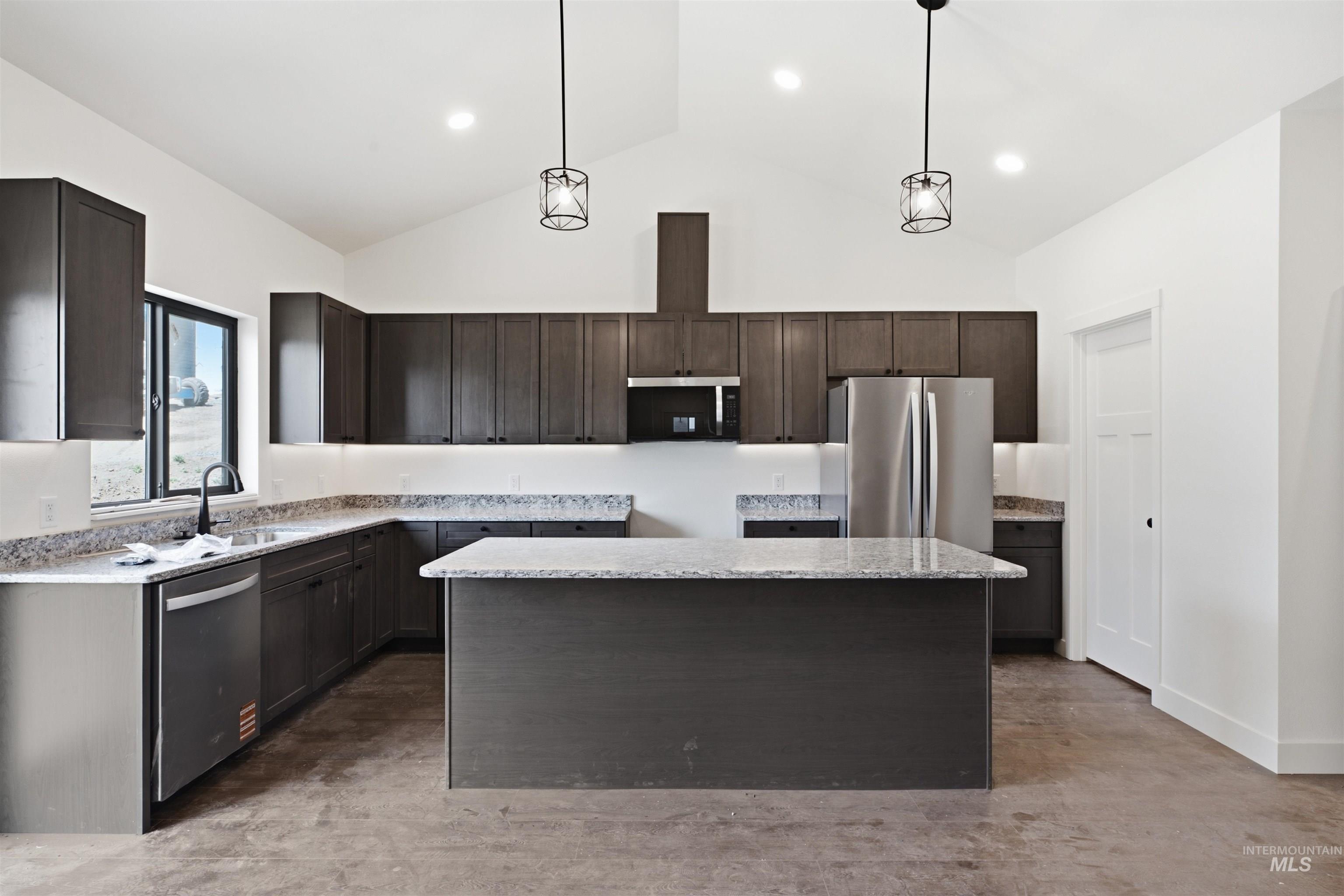 2824 Cyprus Court Property Photo 6