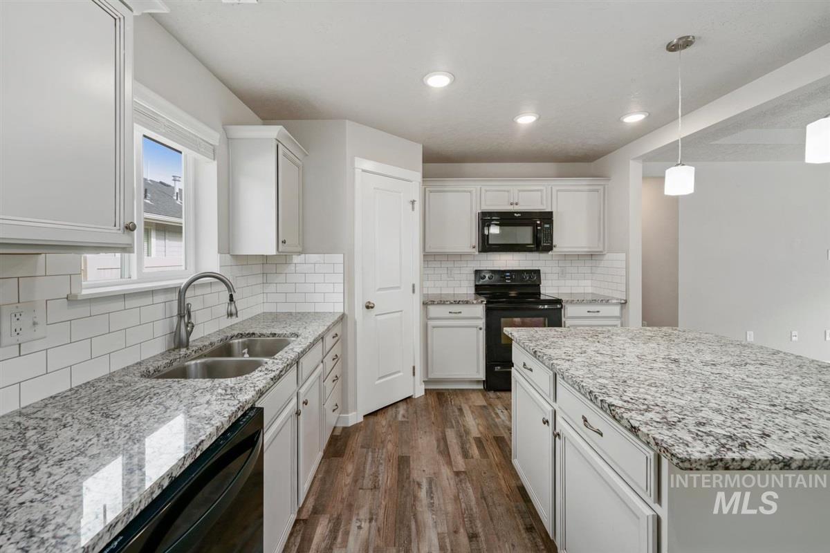 7645 E Declaration Dr. Property Photo 12